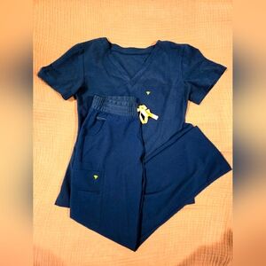 Black Poppy Scrub Set